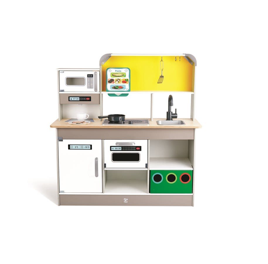 HAPE DELUXE KITCHEN WITH FUN FAN STOVE